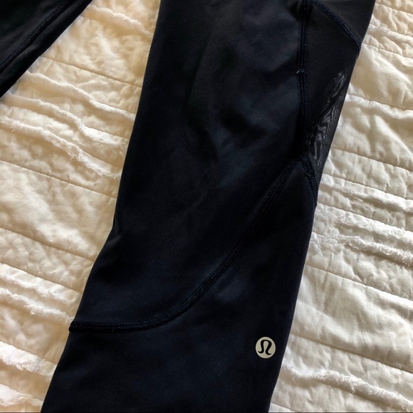 lululemon Navy Running Crops - Picture 4 of 8